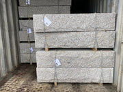 ABCSTEIN Granitt Støttemur 30x30 Kina G375 Lys Grå vist i utemiljø - grånittmur r