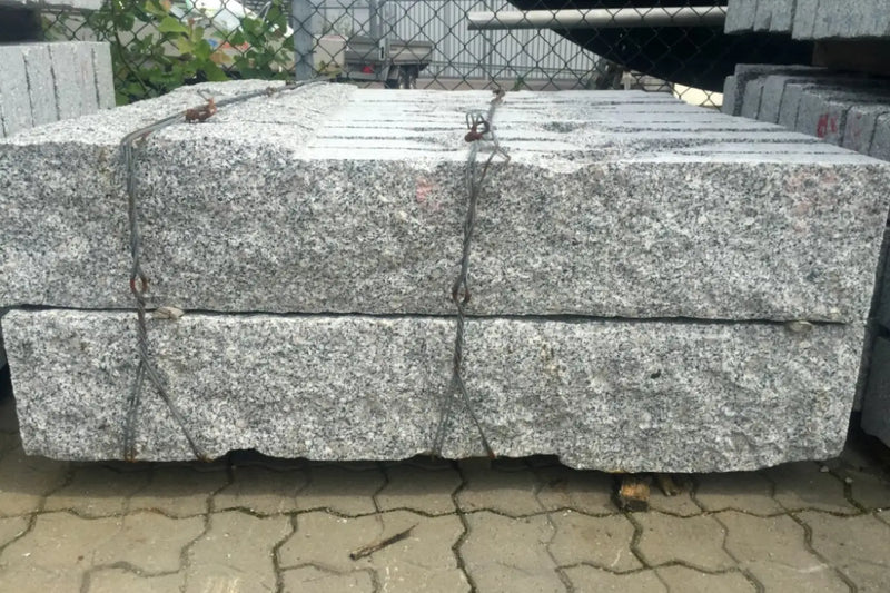 Granitt Kantstein 8x20x1 Lm. Råhugget 1x Løpemeter - ABCSTEIN