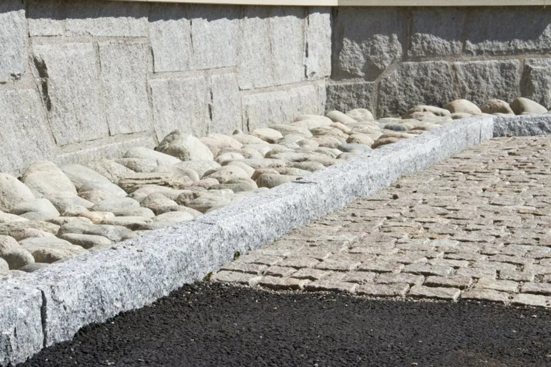 Granitt Kantstein 8x20x1 Lm. Råhugget - Benders