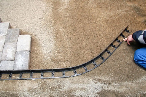 Plastkantstøtte 2x 244cm med Jordspiker - Benders