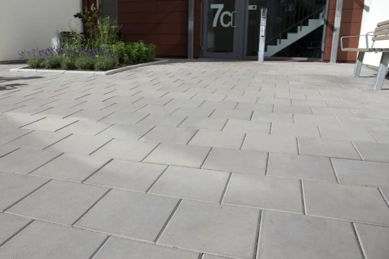 Villa Helle Grå 30x30x7cm Slett M. Fas - Betongheller - Benders