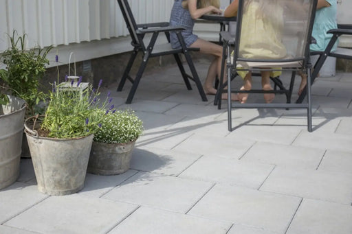 Villa Helle Grå 40x40x5cm Slett M. Fas - Betongheller - Benders