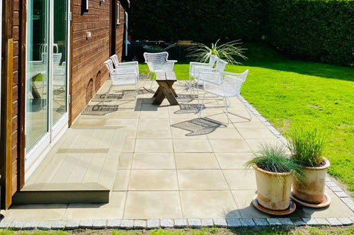 Villa Helle Grå 50x50x5cm Slett M. Fas - Betongheller - Benders